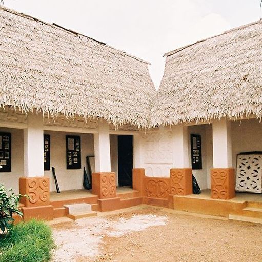 Ashanti_buildings_2